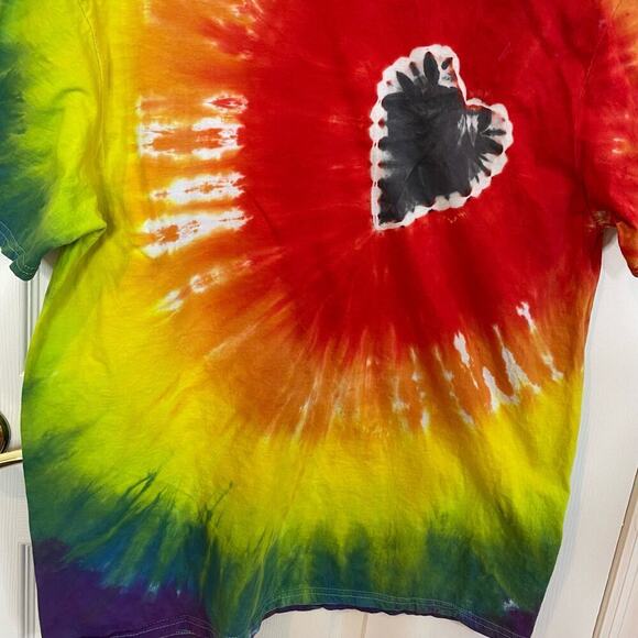 handmade tie dyed unisex tshirt black heart rainbow XL - Picture 4 of 6